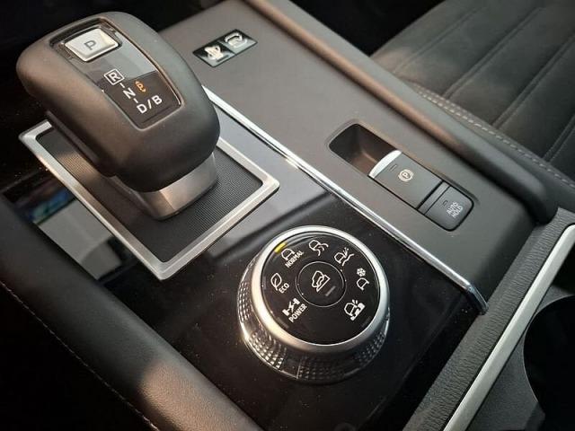Mitsubishi Outlander PHEV 4WD Kaiteki