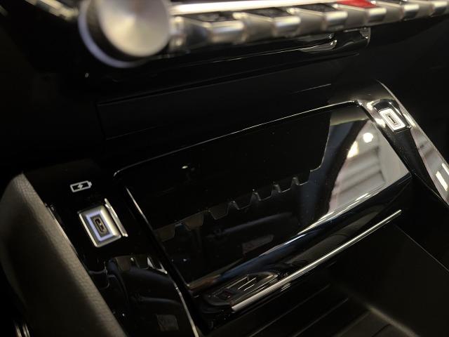 Peugeot 2008 GT Hybrid eDCS6 107 kW (145 CV)