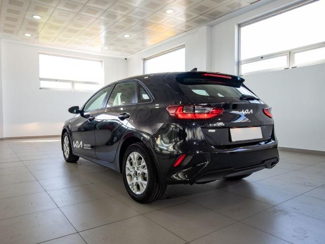 Kia Ceed 1.6 MHEV CONCEPT 136 5P