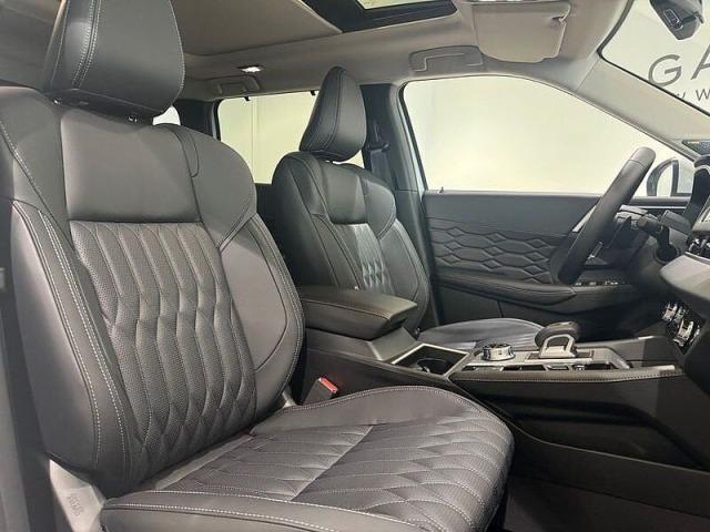 Mitsubishi Outlander PHEV 4WD Kaiteki+