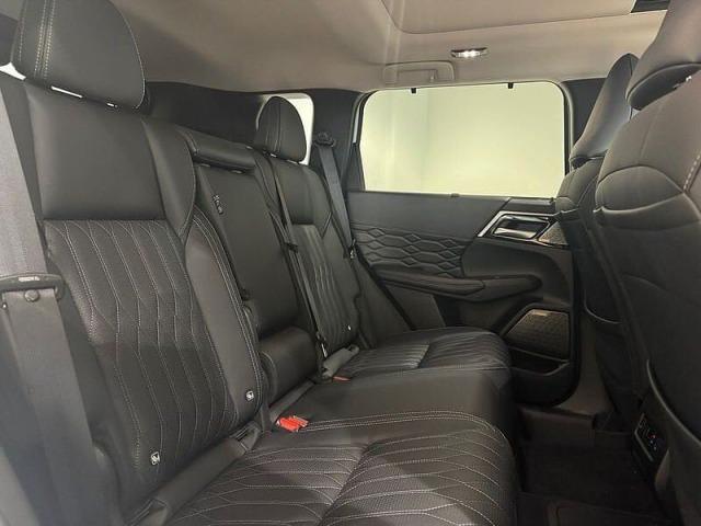 Mitsubishi Outlander PHEV 4WD Kaiteki+