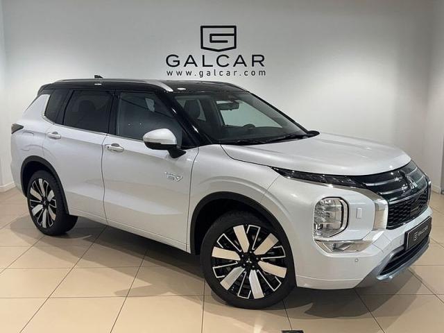 Mitsubishi Outlander PHEV 4WD Kaiteki+