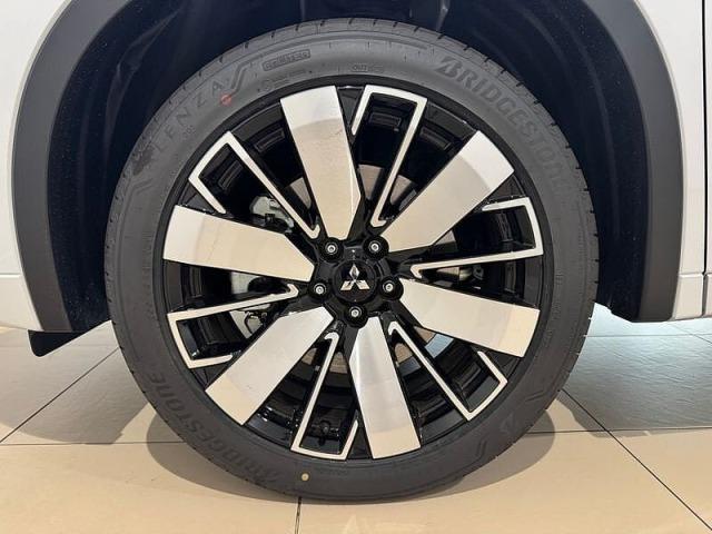 Mitsubishi Outlander PHEV 4WD Kaiteki+