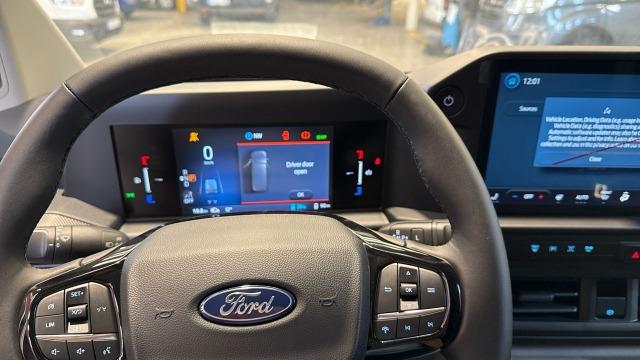 Ford Transit Custom 64KWH 100KW 320 TREND DC VAN RWD SWB 136CV 4P