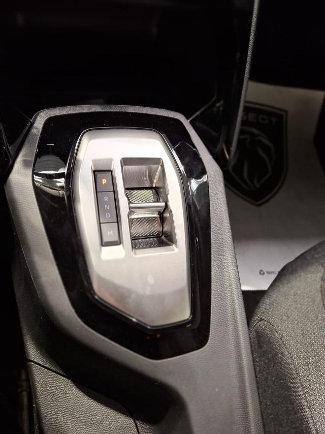 Peugeot 2008 2008 Style Hybrid 136 Edcs6