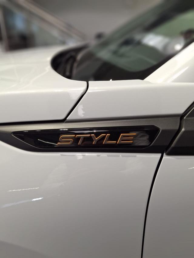 Peugeot 2008 2008 Style Hybrid 136 Edcs6