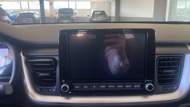 Kia Stonic 1.0 T-GDI MHEV 100CV IMT BUSINESS 5P