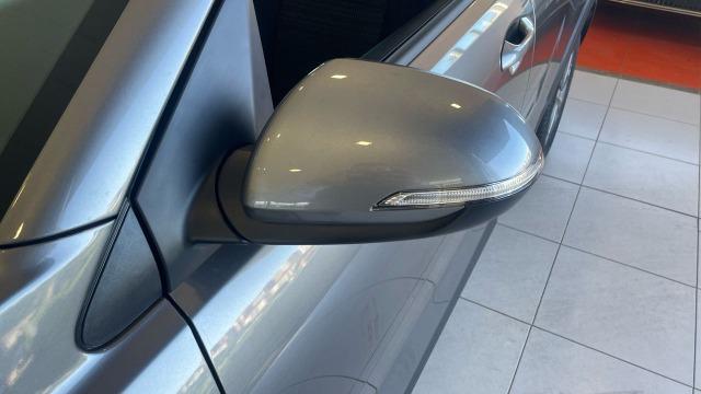 Kia Stonic 1.0 T-GDI MHEV 100CV IMT BUSINESS 5P