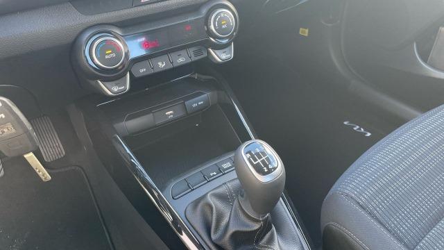 Kia Stonic 1.0 T-GDI MHEV IMT 74KW DRIVE 100CV 5P