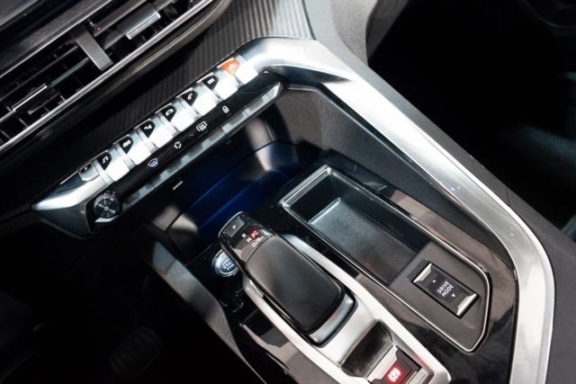 Peugeot 3008 3008 HYBRID 225 ALLURE 1.6 PLUG-IN 225CV AT8 E6D