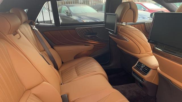 LEXUS 500h Luxury L-Aniline (AWD). 698€/mes.