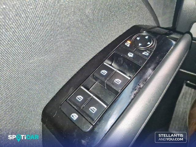 Mazda 3 2.5L E-SKY G MHEV 103kW Centre-Line