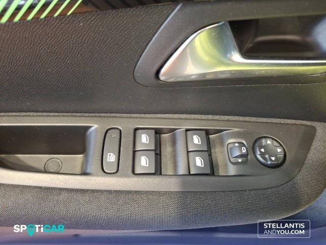 Peugeot 208 HYBRID 100 eDCS6 Style