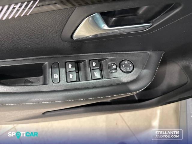 Peugeot 208 HYBRID 136 eDCS6 Allure