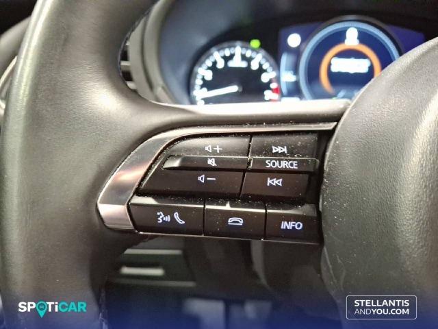 Mazda 3 2.5L E-SKY G MHEV 103kW Centre-Line