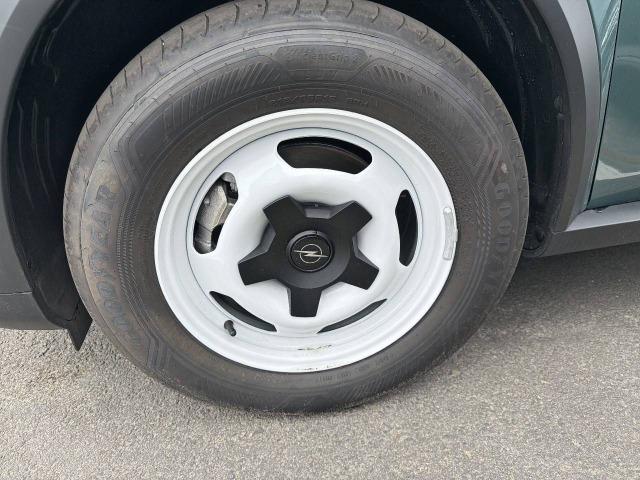 Opel Frontera 1.2T XHT Hybrid eDCT6 107kW Edition