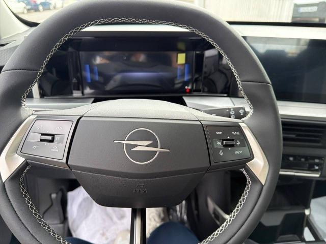 Opel Frontera 1.2T XHT Hybrid eDCT6 107kW Edition