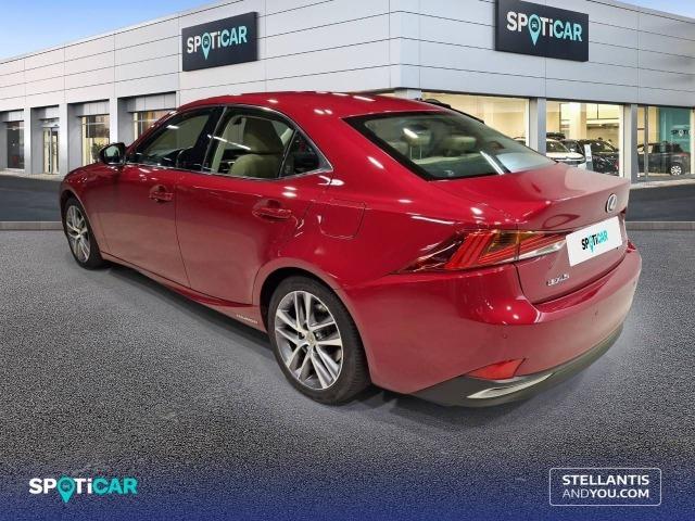 Lexus Is 2.5 300h  Parking Executive