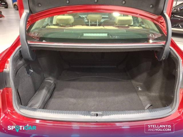 Lexus Is 2.5 300h  Parking Executive