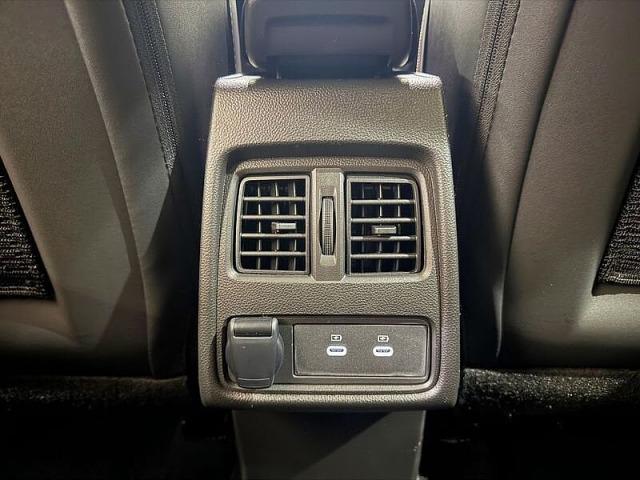 Mitsubishi Grandis 180 HEV Kaiteki