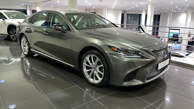 LEXUS 500h Luxury Art Wood L-White 904€/mes