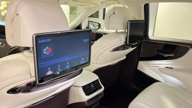LEXUS 500h Luxury Art Wood L-White 904€/mes