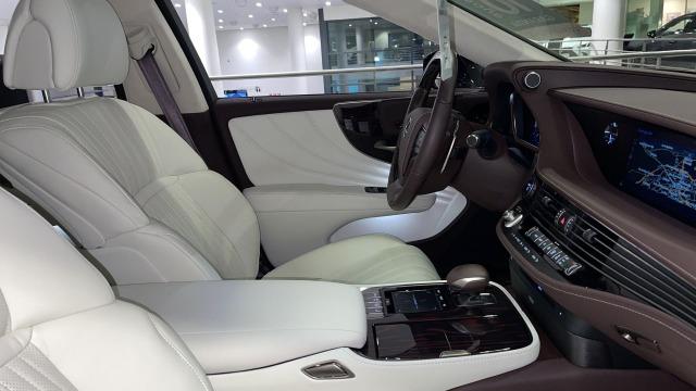 LEXUS 500h Luxury Art Wood L-White 904€/mes