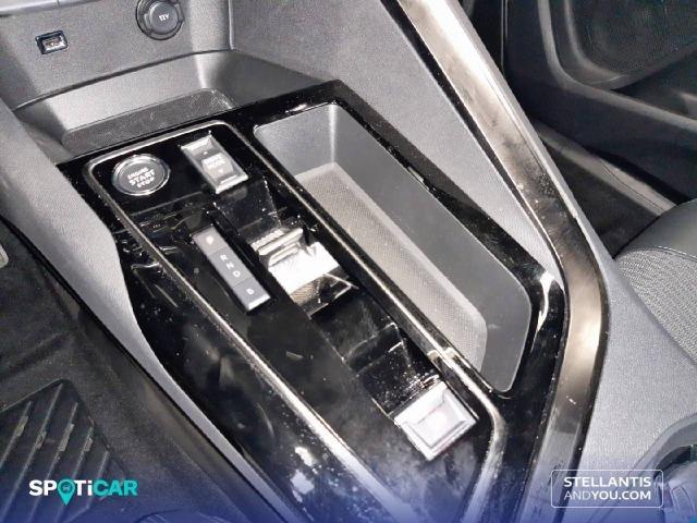 Peugeot 3008 180 e-EAT8 Allure Pack