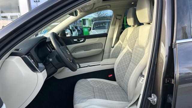 Volvo Xc60 T6 Recharge Core AWD Auto 257 kW (350 CV)