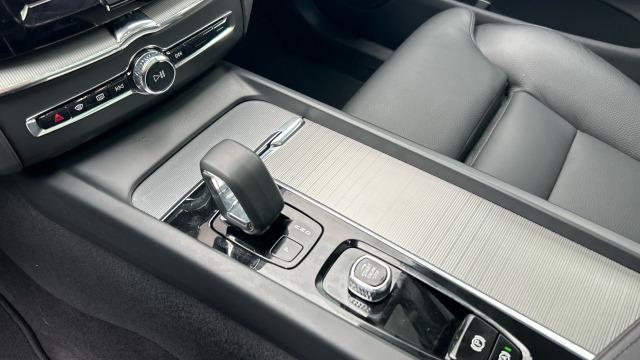 Volvo Xc60 T6 Recharge Plus Dark AWD Auto 257 kW (350 CV)