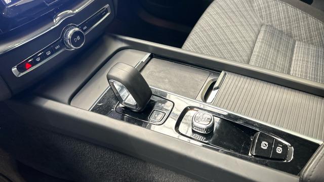 Volvo Xc60 T6 Recharge Core AWD Auto 257 kW (350 CV)