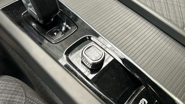 Volvo Xc60 T6 Recharge Core AWD Auto 257 kW (350 CV)