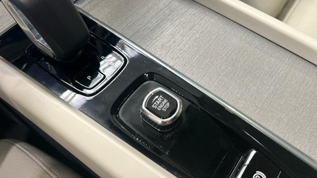 Volvo Xc60 T6 Recharge Plus Dark AWD Auto 257 kW (350 CV)