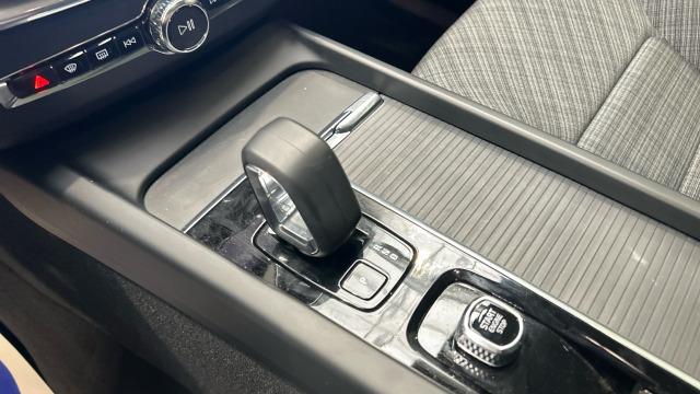 Volvo Xc60 T6 Recharge Core AWD Auto 257 kW (350 CV)