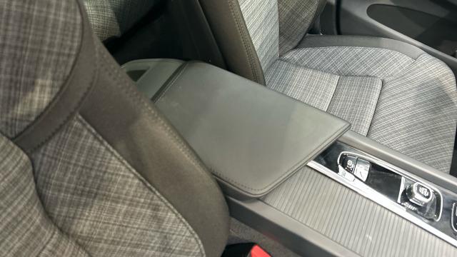 Volvo Xc60 T6 Recharge Core AWD Auto 257 kW (350 CV)