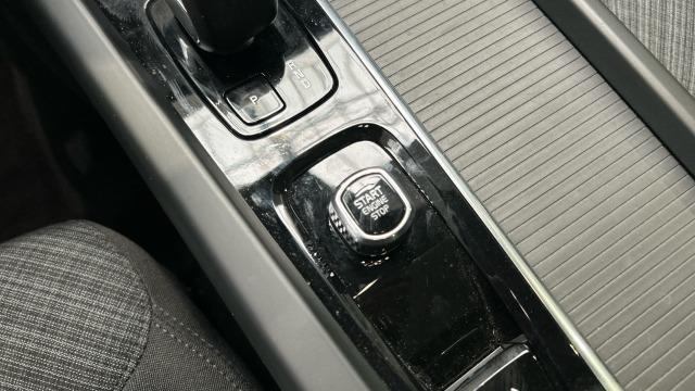 Volvo Xc60 T6 Recharge Core AWD Auto 257 kW (350 CV)