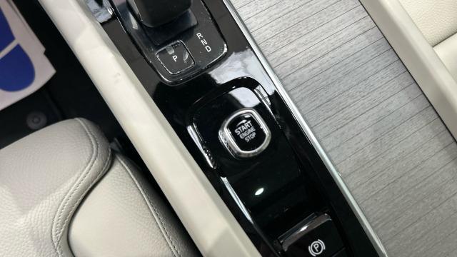 Volvo Xc60 T6 Recharge Plus Dark AWD Auto 257 kW (350 CV)