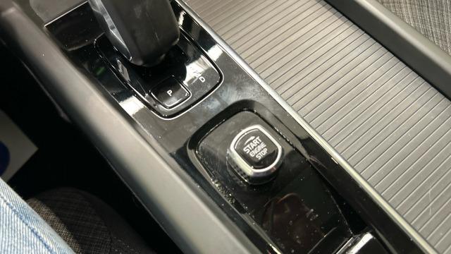 Volvo Xc60 T6 Recharge Core AWD Auto 257 kW (350 CV)