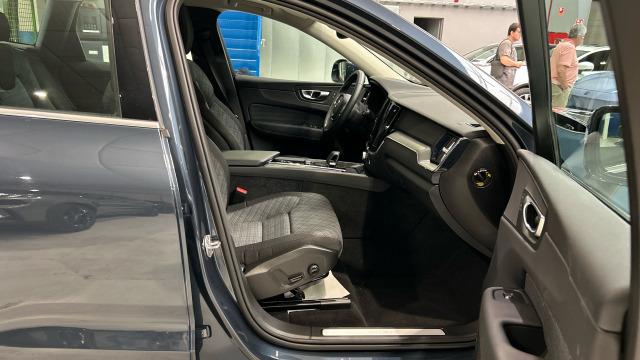 Volvo Xc60 T6 Recharge Core AWD Auto 257 kW (350 CV)