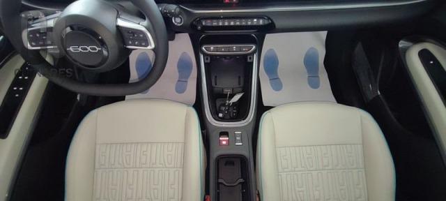 Fiat 600e 54kwh 115kw (156cv) La prima