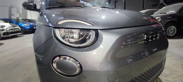 Fiat 500e 320km 118cv Auto.