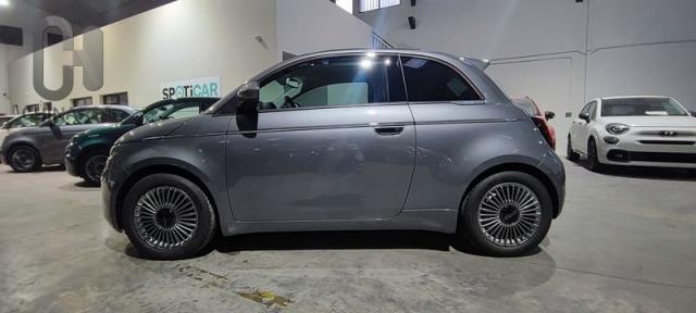 Fiat 500e 320km 118cv Auto.