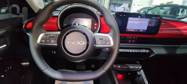 Fiat 600e 54kwh 115kw (156cv) Red
