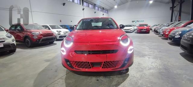 Fiat 600e 54kwh 115kw (156cv) Red