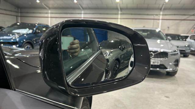 Volvo Xc60 T6 Recharge Core AWD Auto 257 kW (350 CV)