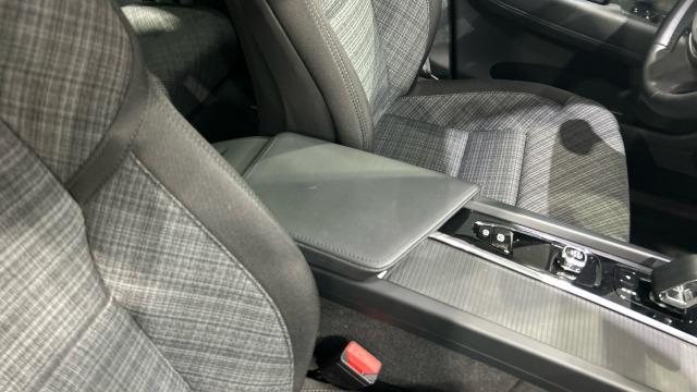 Volvo Xc60 T6 Recharge Core AWD Auto 257 kW (350 CV)