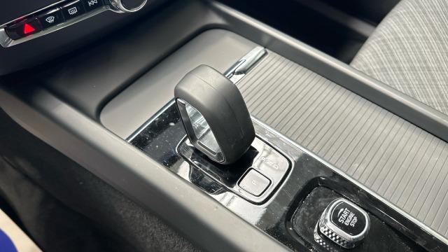 Volvo Xc60 T6 Recharge Core AWD Auto 257 kW (350 CV)