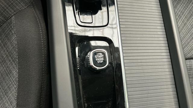 Volvo Xc60 T6 Recharge Core AWD Auto 257 kW (350 CV)