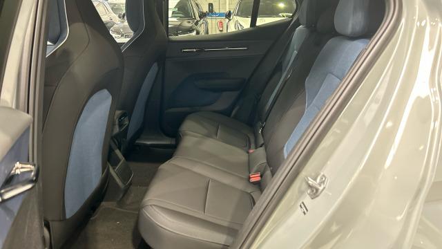 Volvo Ex30 Single Motor Extended Range Plus Auto 200 kW (272 CV)