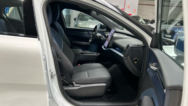 Volvo Ex30 Single Motor Extended Range Plus Auto 200 kW (272 CV)